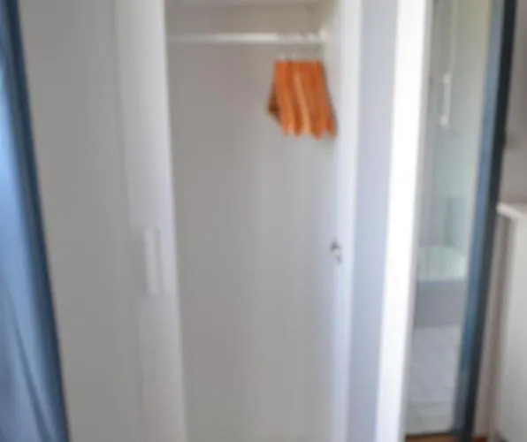 Jolle Im Schiffehaus *